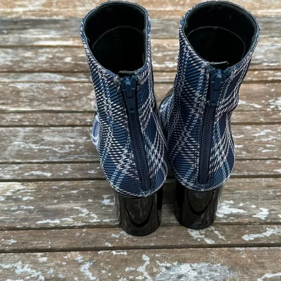 1901 Plaid Heeled Bootie w/ Black Patent Leather: Blue/Pink/Silver, size 6.5 - Picture 5 of 10